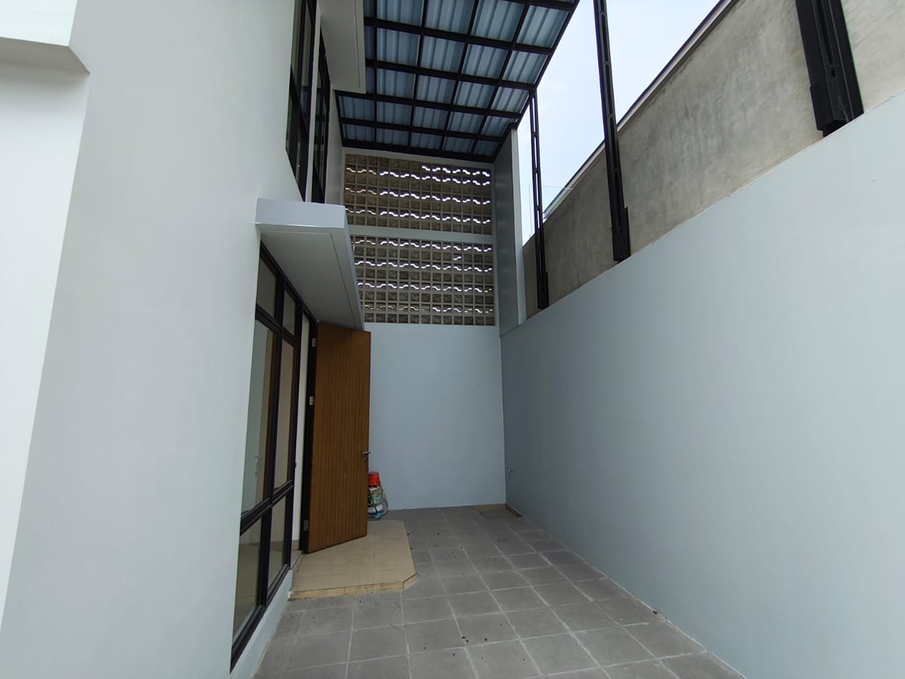 Rumah Disewakan di Summer Bliss Taman Simpruk